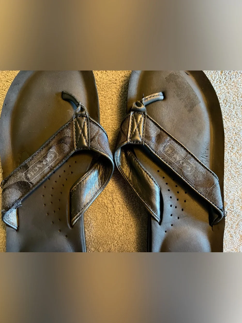 Coach 8B Jolie flip flops